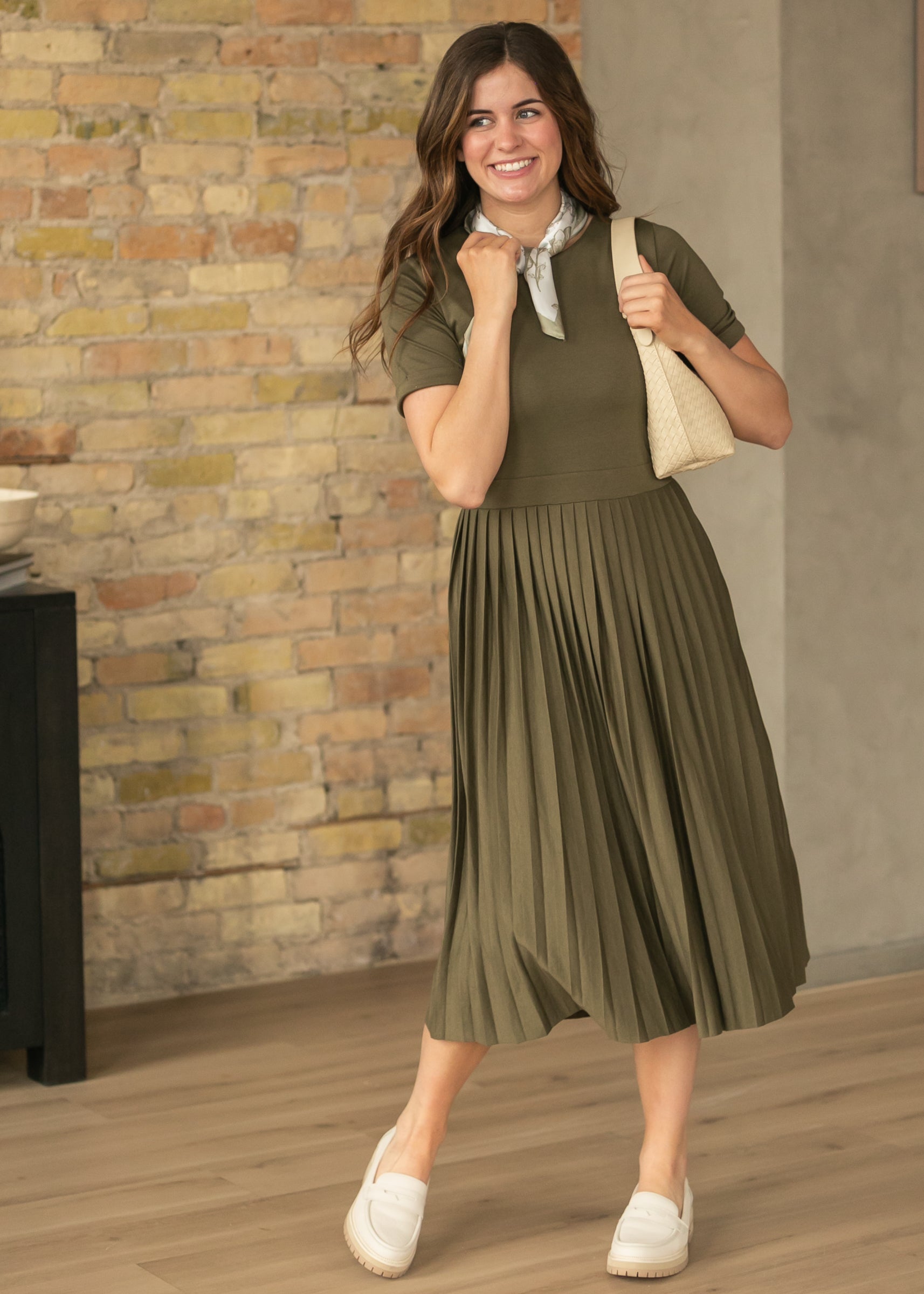 Emersyn Olive Pleated Midi Dress