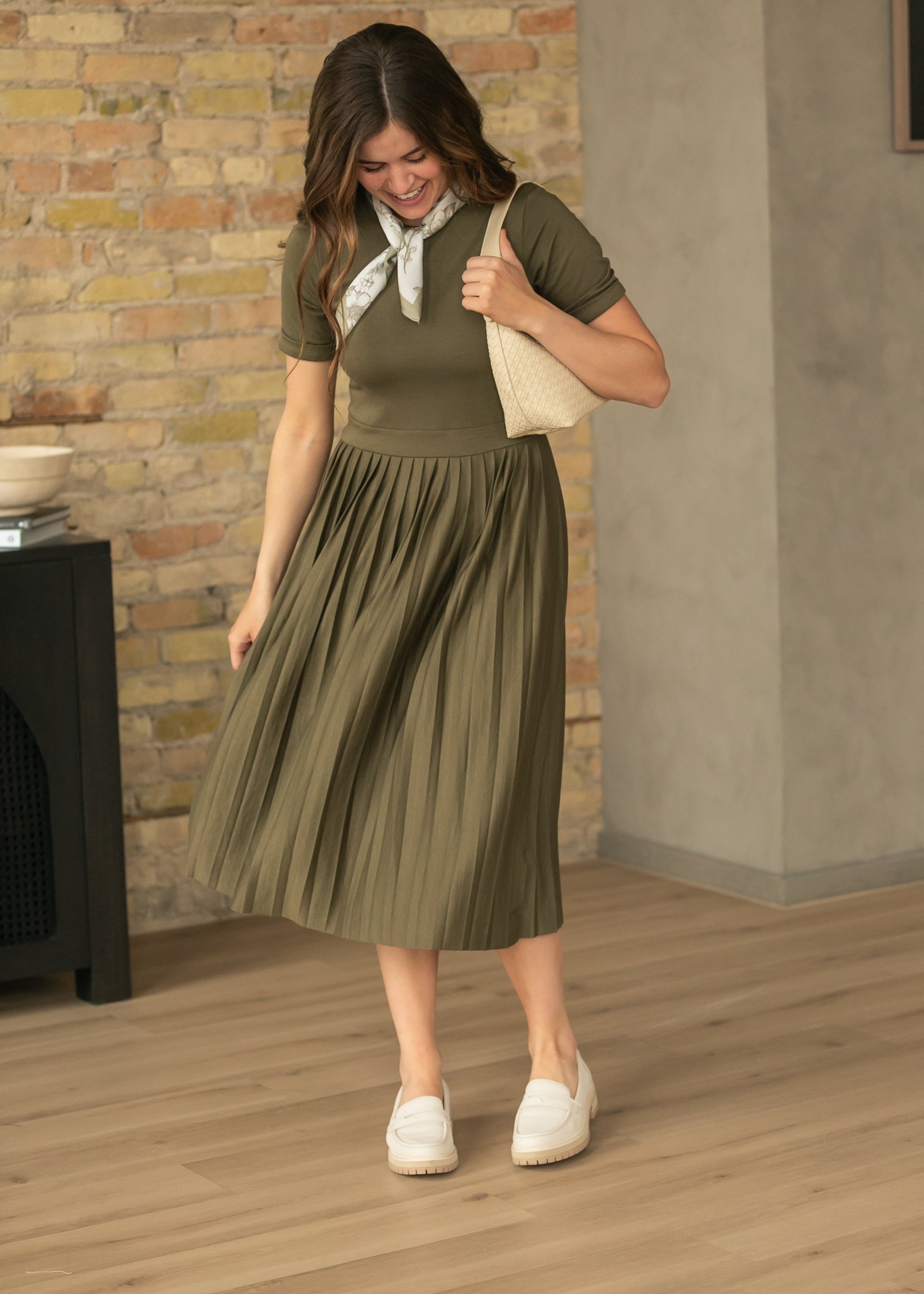 Emersyn Olive Pleated Midi Dress